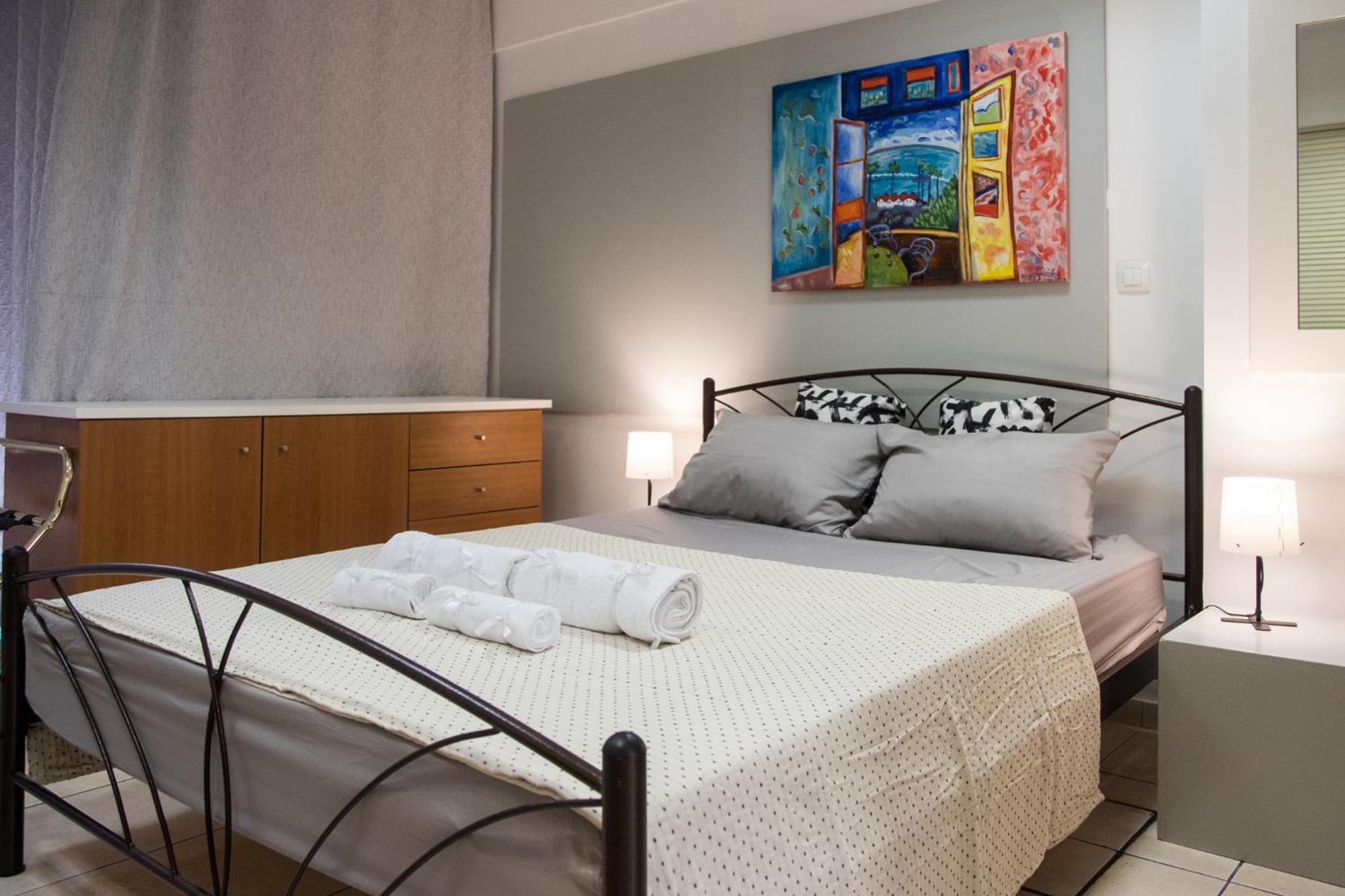 Comfort 2 Minutes From The Metro Athena Bagian luar foto