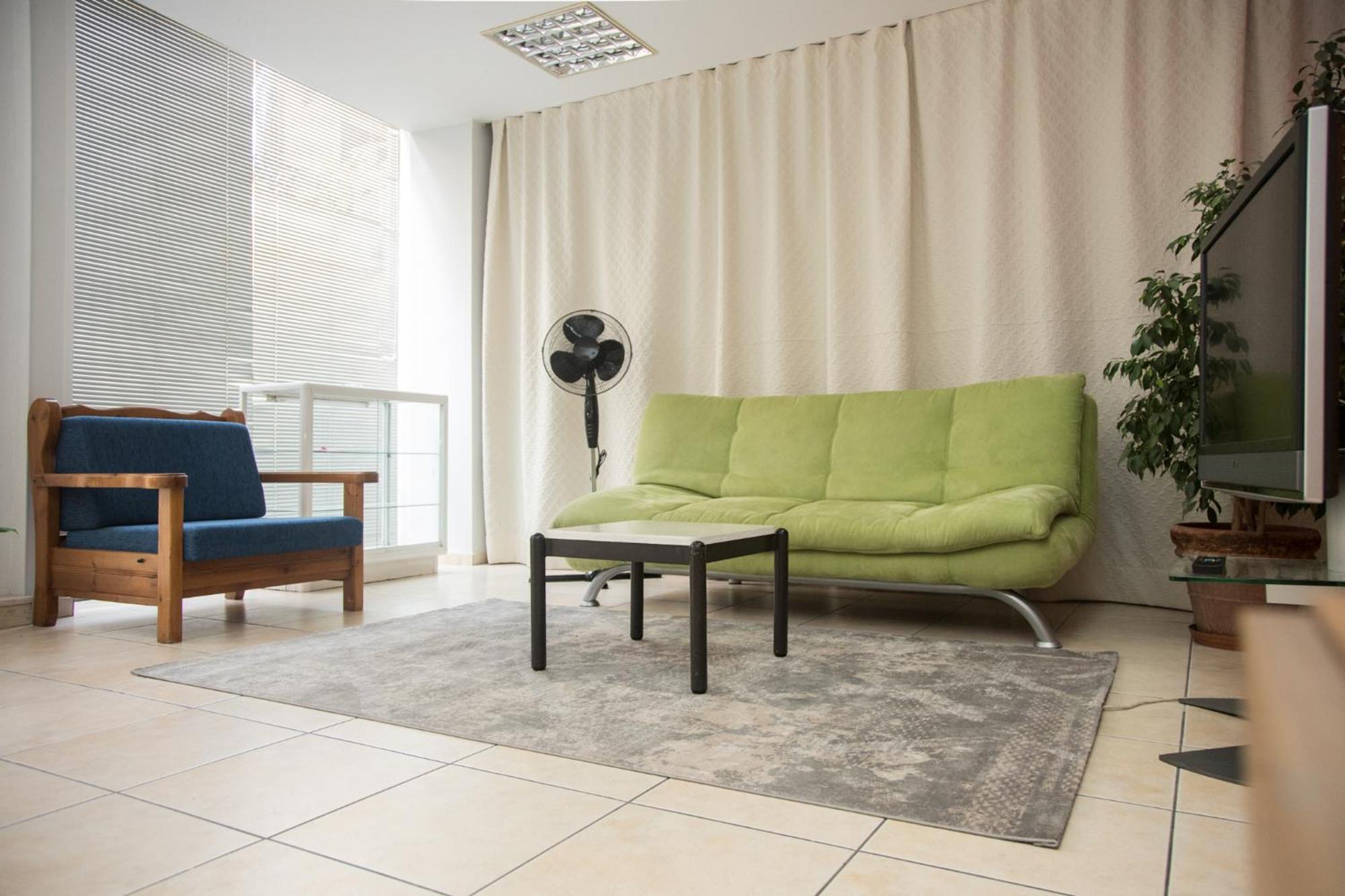 Comfort 2 Minutes From The Metro Athena Bagian luar foto