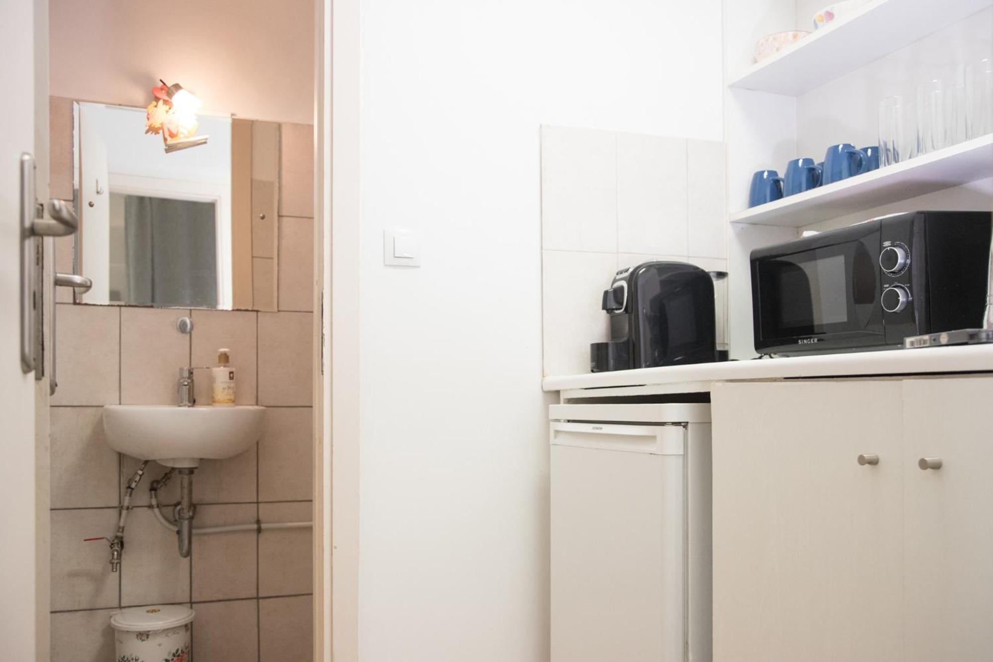 Comfort 2 Minutes From The Metro Athena Bagian luar foto